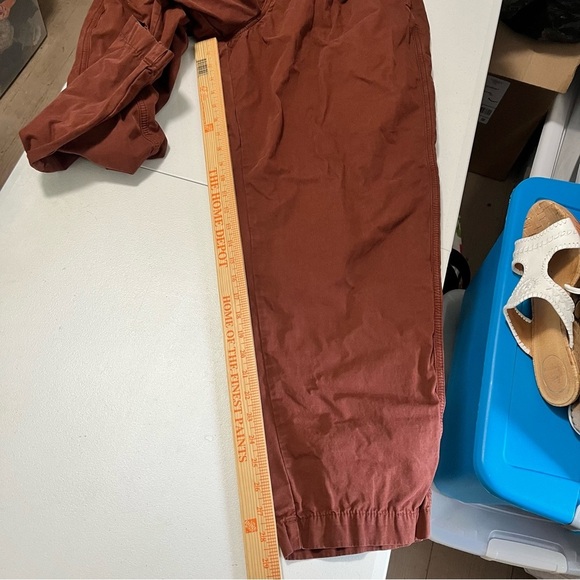 BDG Urban Outfitters Drew Pleated Poplin Trousers Rust Brown Large R2 - Picture 9 of 11